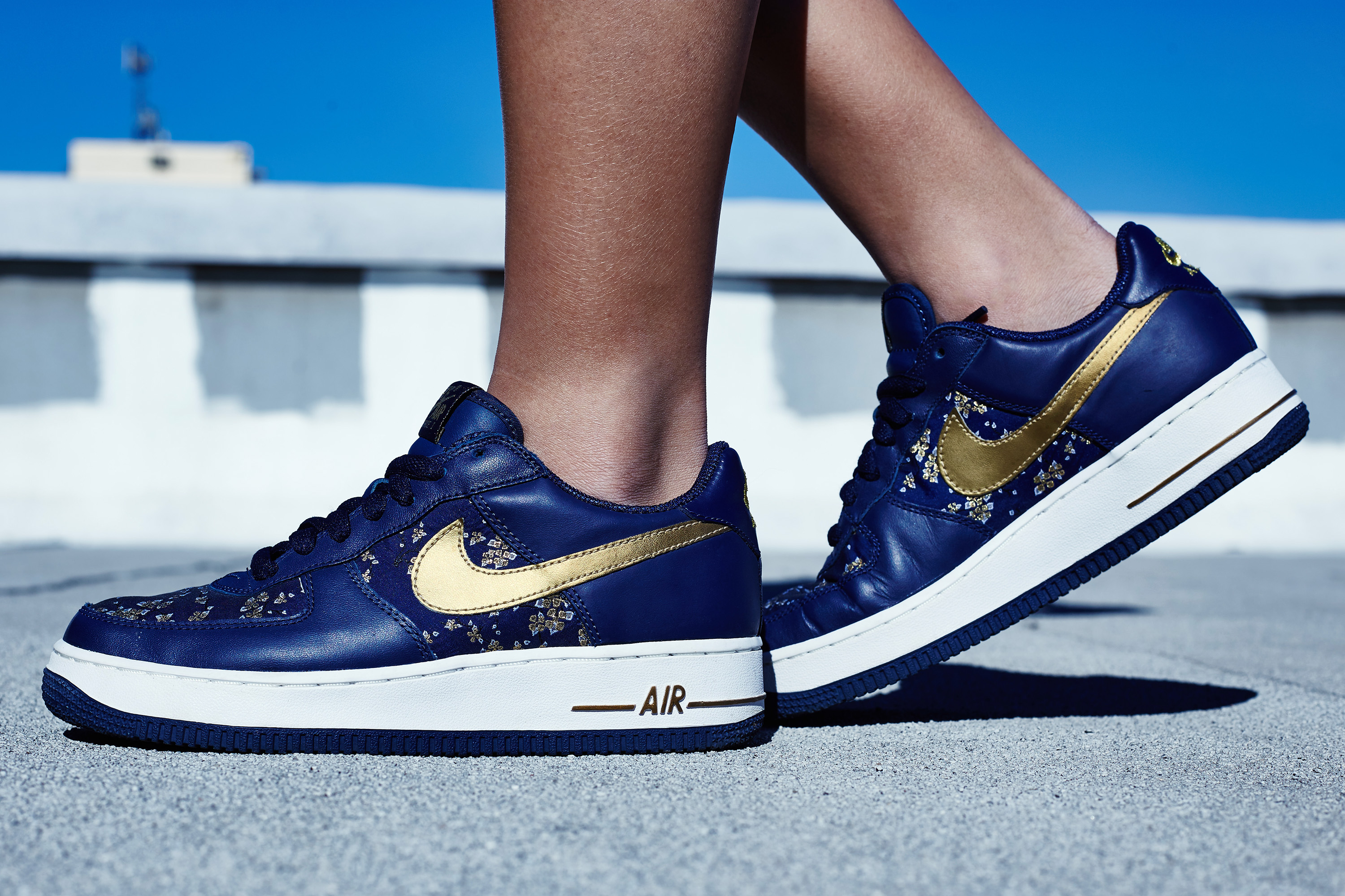Nike WMNS Air Force 1 Low Navy/Gold 