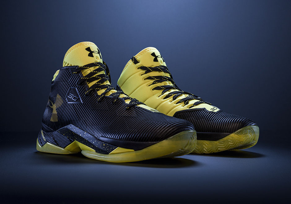 Under-Armour-Curry-2.5-Black-Taxi-Available
