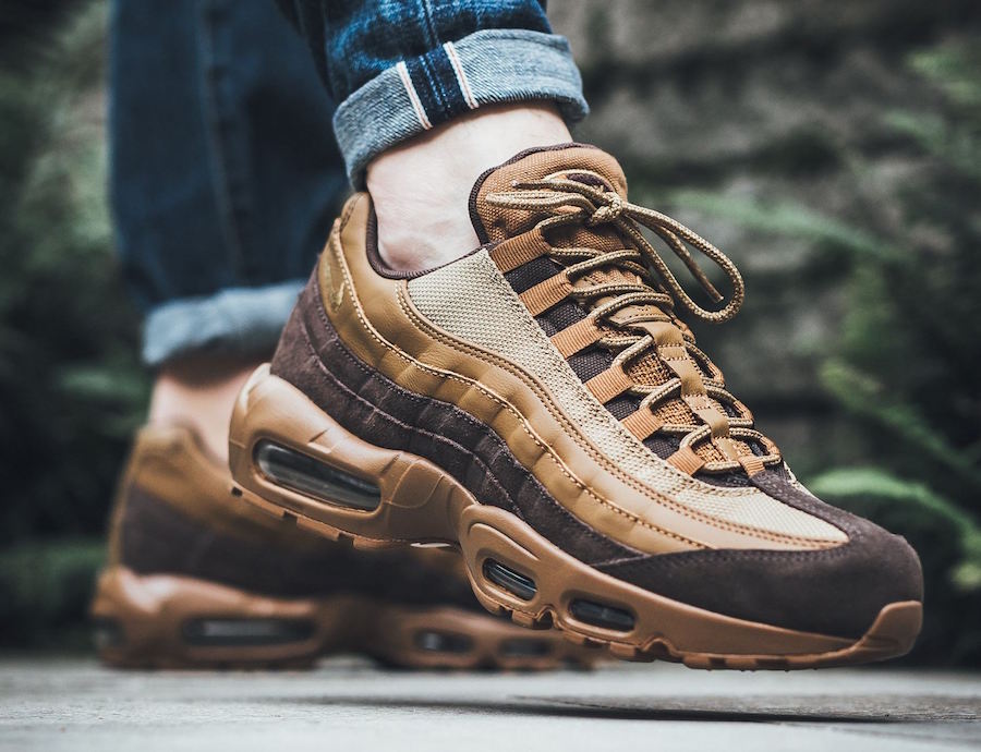 海外展開中☆ Nike Air Max 95 Premium Baroque Brown/Golden Beige ...