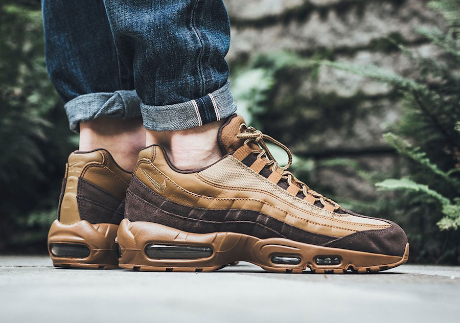 海外展開中☆ Nike Air Max 95 Premium Baroque Brown/Golden Beige