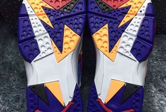 movie! Michael Jordan wearing jordan7’s color sweater at Barcelona