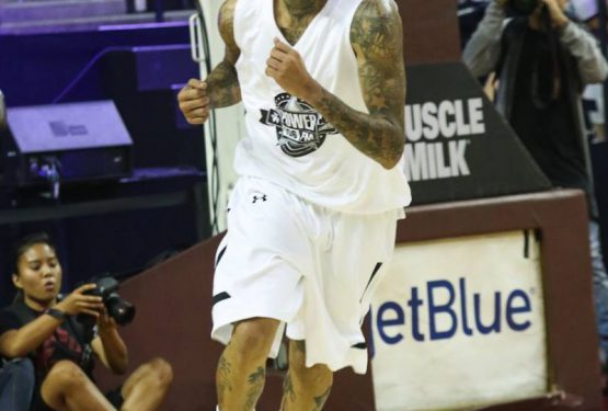 MOVIE バッシュに注目！Power 106 All-Star Celebrity Basketball Game  ”Chris Brown”