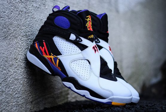 １０月２４日発売★AIR JORDAN 8 RETRO “THREE-PEAT”WHITE/INFRARED 23-BLACK-BRIGHT CONCORD (305381-142)【エアジョーダン８】