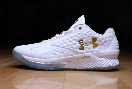 1月１日発売★Under Armour Curry One Low “Championship” 【アンダーアーマー カリー１ ロー チャンピオンシップ】
