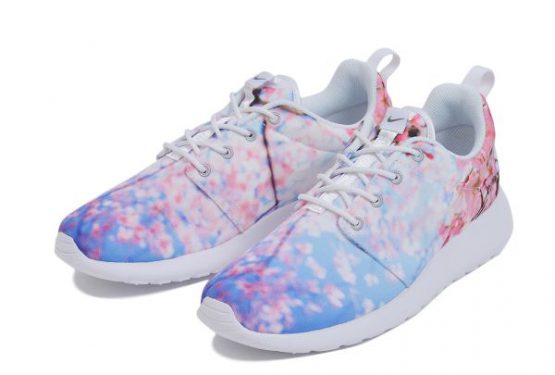 検索リンク★2月18日発売★NIKE WMNS ROSHE ONE CHERRY BLOSSOM PACK　819960-001 　819960-100　【ウィメンズ ローシ ワン チェリーブロッサム】