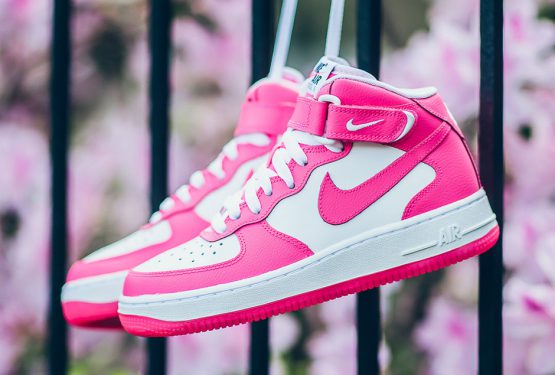 海外展開中★レディース★NIKE AIR FORCE 1 MID GS “HYPER PINK”　【ナイキ エアフォース１ ミッド GS】