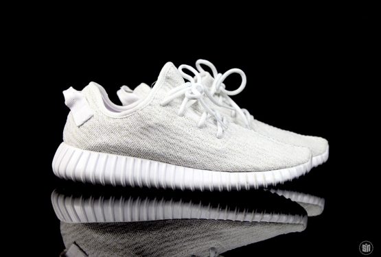 MOVIE&詳細画像★ADIDAS YEEZY 350 BOOST “WHITE”　AQ2663　【アディダス イージー ブースト 350】