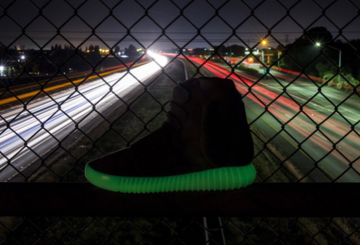 ６月１１日発売★ adidas Yeezy Boost 750 “Glow in the Dark” Light Grey/Light Grey/Gum BB1840  　【アディダス イージー 750 ブースト】