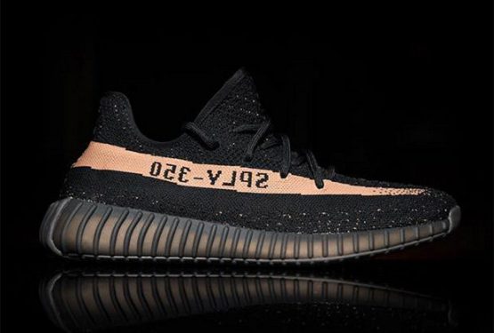 ADIDAS YEEZY BOOST 350 V2 IN BLACK/PEACH　【アディダス イージー ブースト 350 ブラック×ピーチ】