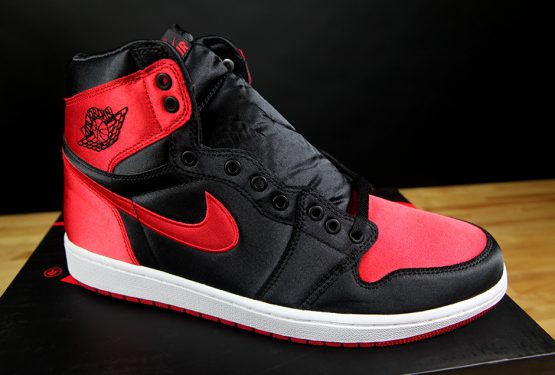 MOVIE追記★501足限定★ NIKE AIR JORDAN 1 RETRO HIGH OG SE  Black/University Red-White Style Code: 917359-001  【ナイキ エアジョーダン１　サテン】