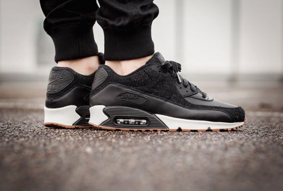 海外展開中★ Nike Air Max 90 Premium “Black Gum” Black/Black-Sail 700155-001 【ナイキ エアマックス 90】