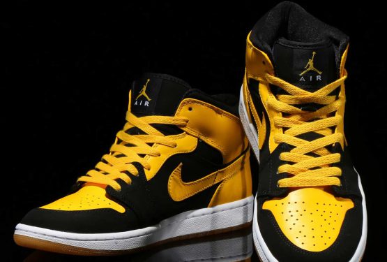 MOVIE★予約開始★NIKE AIR JORDAN 1 MID BLACK/VARSITY MAIZE-WHITE 554724-035　【ナイキ エアジョーダン1 ミッド 】