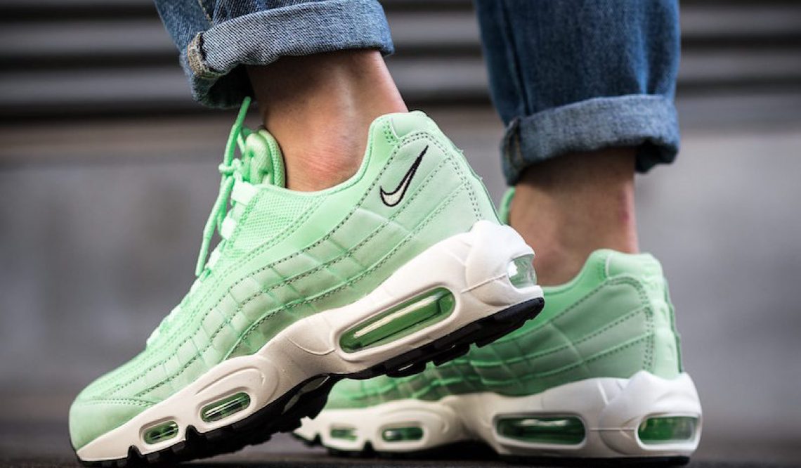 海外展開中★レディ―ス★ Nike WMNS Air Max 95 Fresh Mint/Fresh Mint-Black 307960-301 【ナイキ ウィメンズ エアマックス 95】