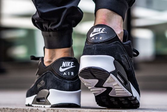 発売中★Nike Air Max 90 Essential  Black/Black-White  537384-077　（ナイキ エアマックス 90 エッセンシャル）