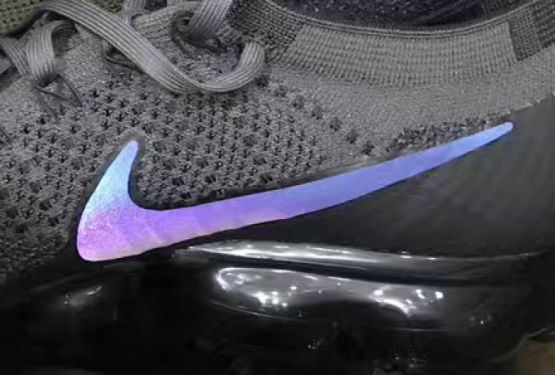 リーク★ NIKE AIR VAPORMAX “IRIDESCENT SWOOSH” (ナイキ エア ヴェイパー マックス )