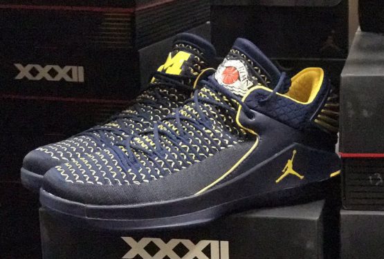 NIKE  Air Jordan 32 Low ”Michigan PE” 　（ナイキ エアジョーダン 32 LOW　”ミシガン”）