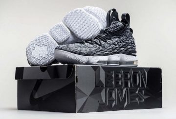10月28日発売★ Nike LeBron 15 “Ashes”  Black/White-White  897648-002  (ナイキ レブロン １５ )