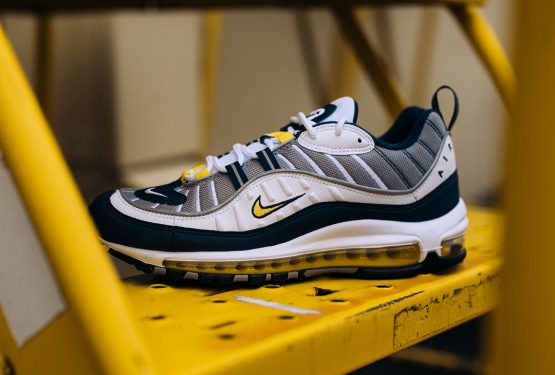 動画&検索リンク★ NIKE AIR MAX 98 WHITE/TOUR YELLOW-MIDNIGHT NAVY-CEMENT GREY 640744-105  ( ナイキ エアマックス98 )