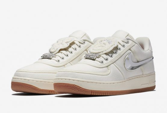 Travis Scott x Nike Air Force 1 Low  Sail/Sail  AQ4211-101　（トラビス スコット × ナイキ エアフォース 1)